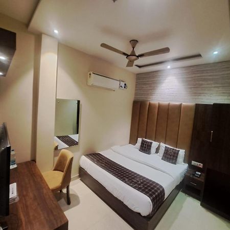 Hotel Blossom Inn Amritsar Exterior foto