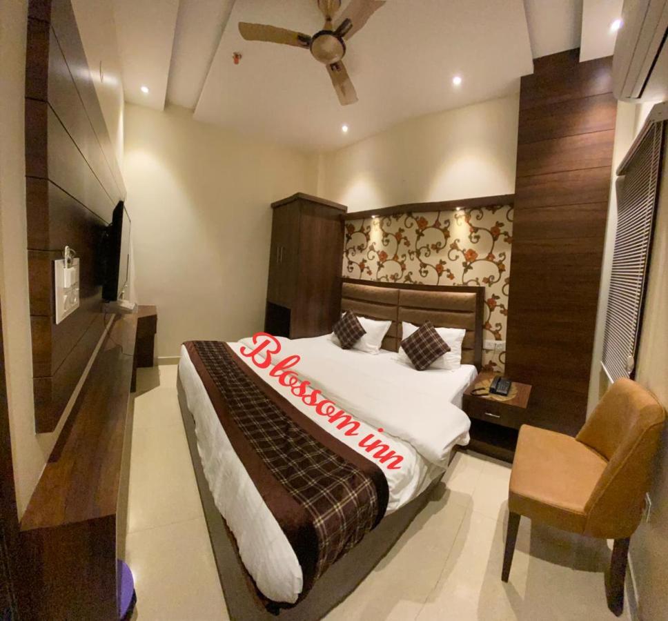 Hotel Blossom Inn Amritsar Exterior foto