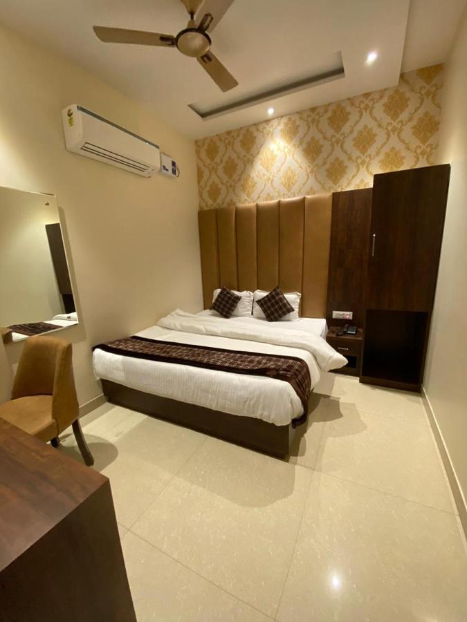 Hotel Blossom Inn Amritsar Exterior foto