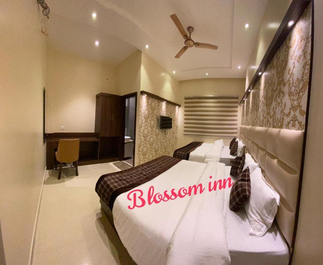 Hotel Blossom Inn Amritsar Exterior foto