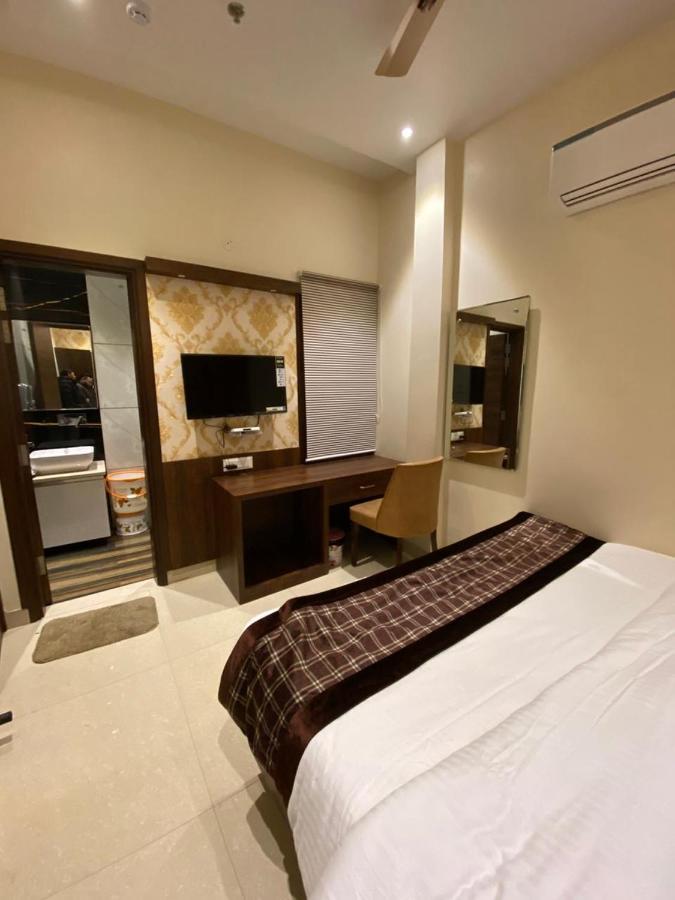 Hotel Blossom Inn Amritsar Exterior foto