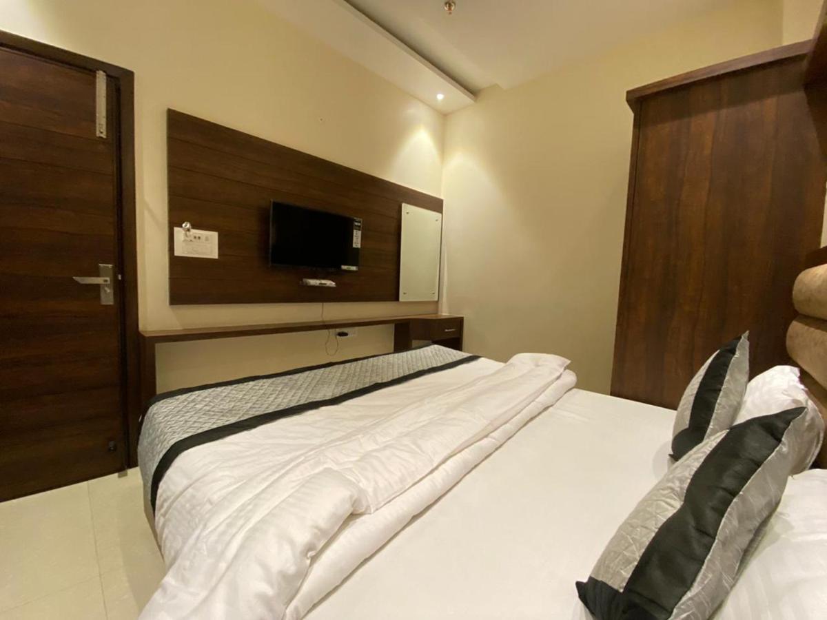 Hotel Blossom Inn Amritsar Exterior foto