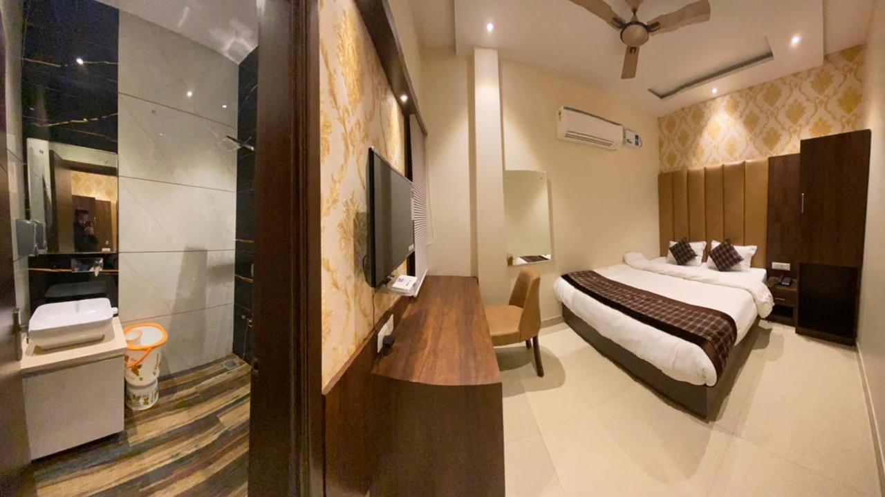 Hotel Blossom Inn Amritsar Exterior foto
