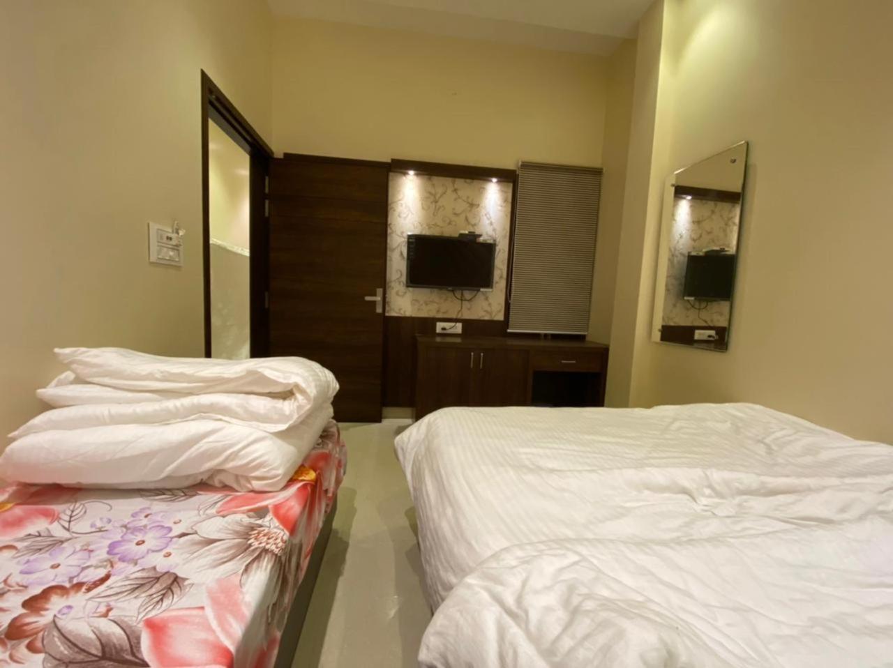 Hotel Blossom Inn Amritsar Exterior foto
