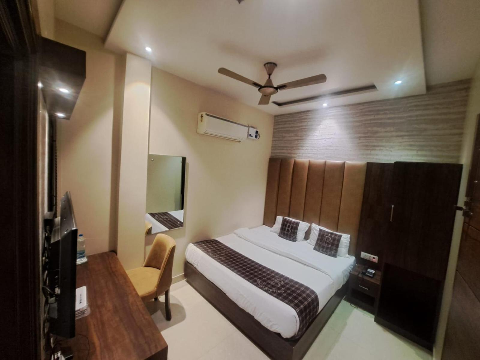Hotel Blossom Inn Amritsar Exterior foto